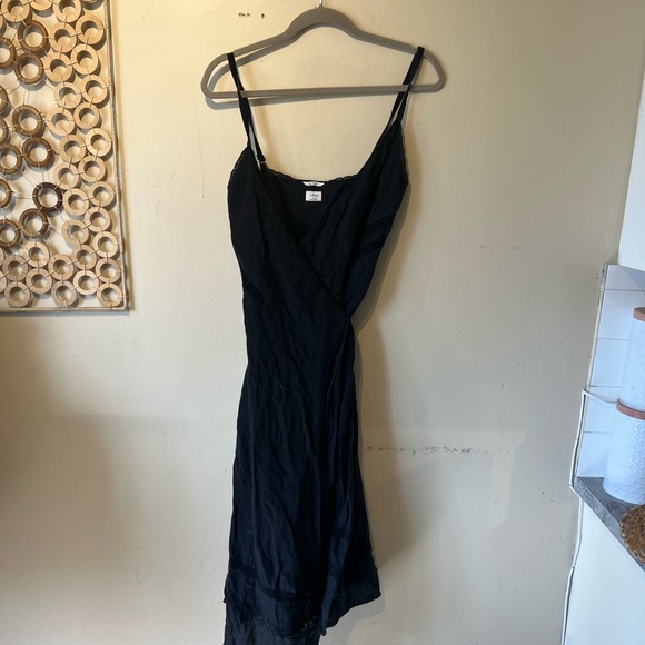 Small BLACK Aritzia Wilfred small boheme wrap linen black/ lace detailing dress - Picture 3 of 8